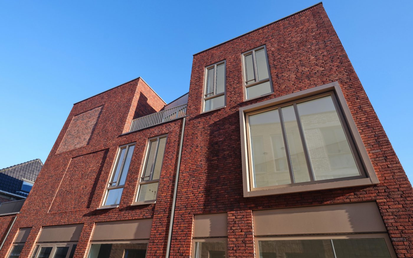 Timm-Antiek HV CB & Menton HV CB, ClickBrick Pure. Architect: Opzoom Architecten. Builder: Wessels Bouwgroep. New construction appartments and commercial space | Lichtenvoorde. 