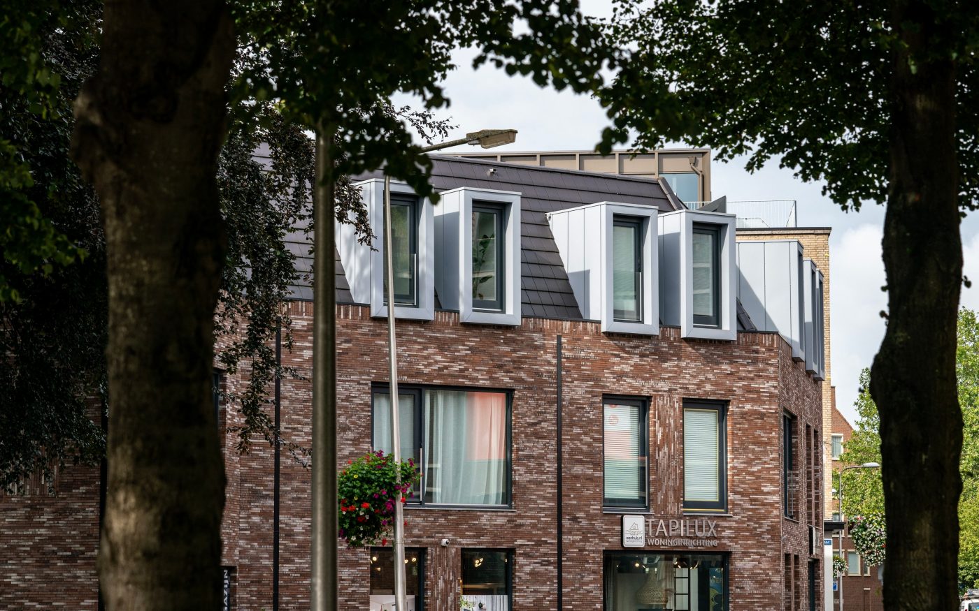 Renovation apartments and shops | Hoofdstraat, Meppel | Facade brick:  Archipolis Barn Bruin SP HF EB65