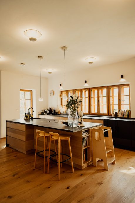 Vino Gross reference building in Zgornja Kungota (Slovenia), constructed with IZO Profi and Profi bricks, as well as Tondach roof tiles of various models and colors.