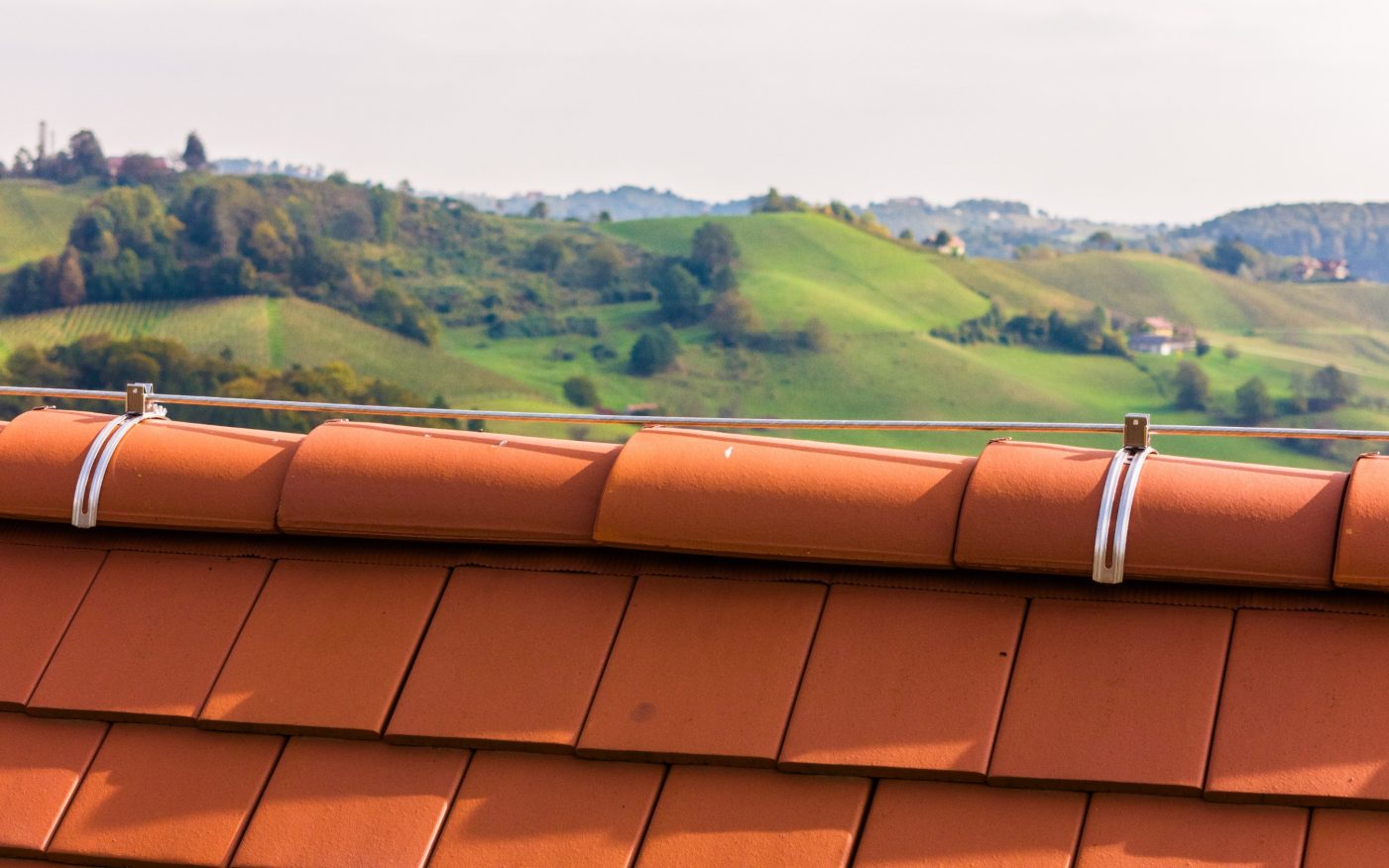 Vino Gross reference building in Zgornja Kungota (Slovenia), constructed with IZO Profi and Profi bricks, as well as Tondach roof tiles of various models and colors.