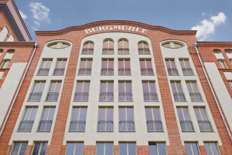 Poroton Plan-T12-36,5, T8-24,0-MW, Schallschutzziegel MZ, Ziegeldecke Filigran, Terca Schleswig rubinrot, Heide rot nuanciert