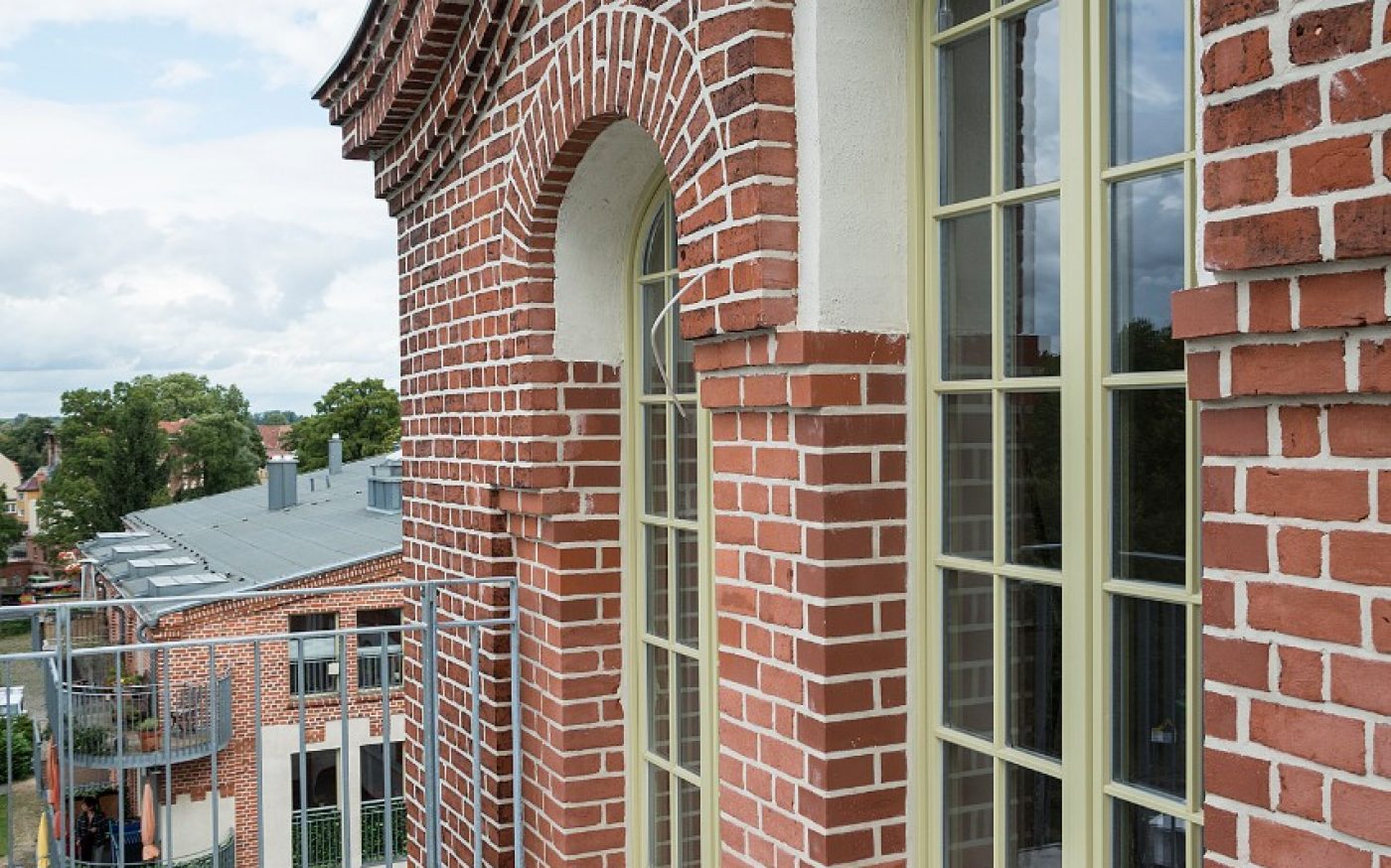 Poroton Plan-T12-36,5, T8-24,0-MW, Schallschutzziegel MZ, Ziegeldecke Filigran, Terca Schleswig rubinrot, Heide rot nuanciert